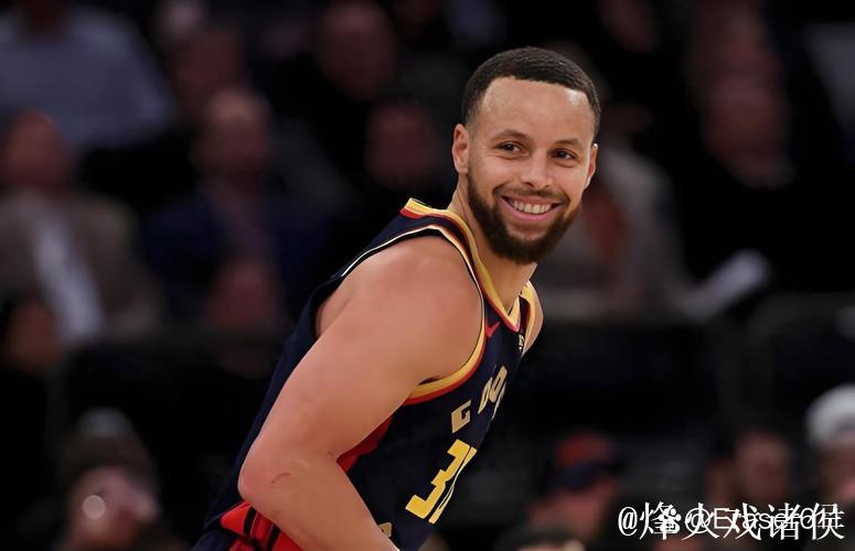 库里：斯潘塞能够持球组织，所以我首节也特意多次打无球